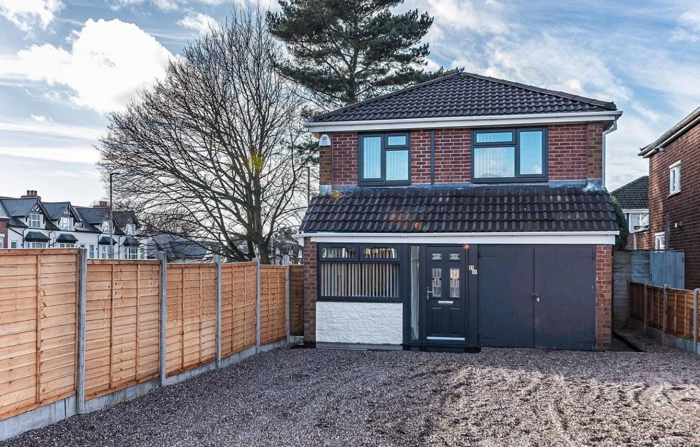 Dudley-Hospital-3Bed-Parking-Long Stay-Contractor Brierley Hill Exterior photo
